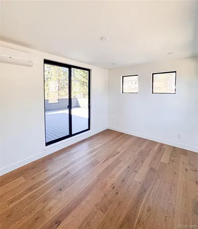 a view of walk in closet