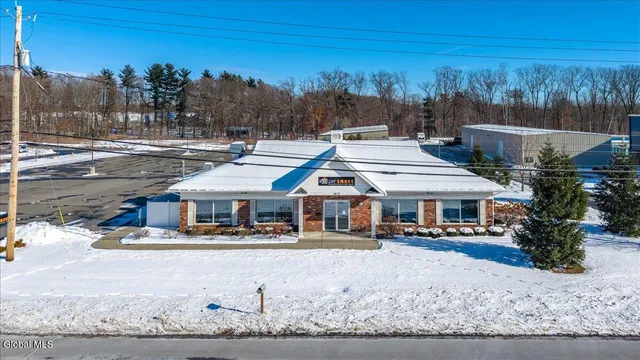 $1,200,000 | 1613 Route 9, Halfmoon, NY 12065