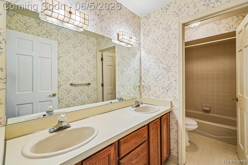 4523 Rivers Edge Drive Troy, MI 48098 - Photo 35 of 66