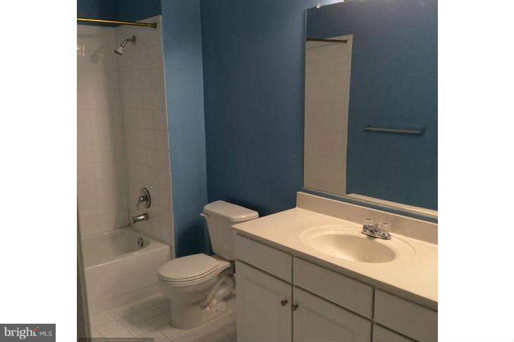8045 Newell Street, Unit 220 Silver Spring, MD 20910 - Photo 7 of 21 Large Bath