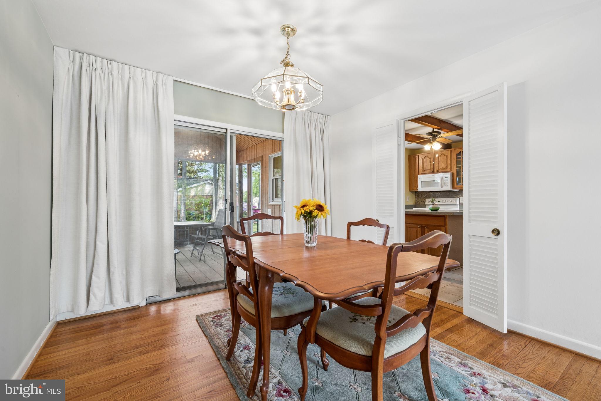 9906 Colony Road Fairfax, VA 22030 - Photo 7 of 52