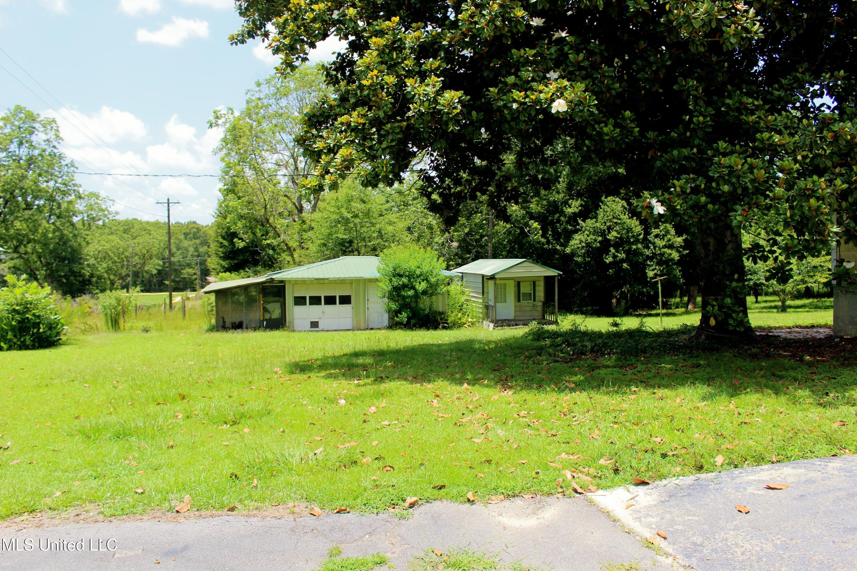 96 Fruitland Park Road Wiggins, MS 39577 - Photo 15 of 17 sheds
