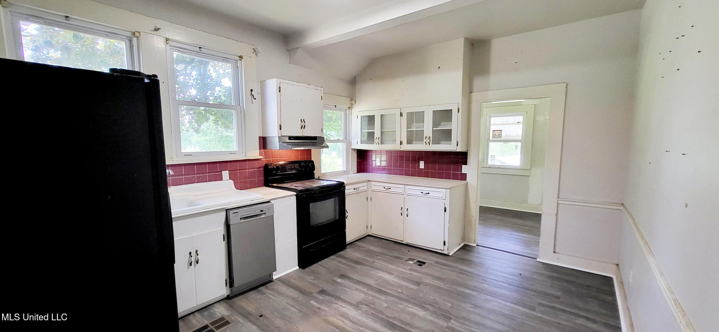 96 Fruitland Park Road Wiggins, MS 39577 - Photo 4 of 17 20250620_124711