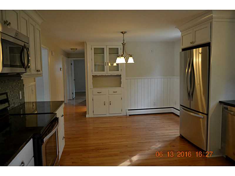 154 Drybrook Road Warwick, RI 02889 - Photo 4 of 24 Kitchen.