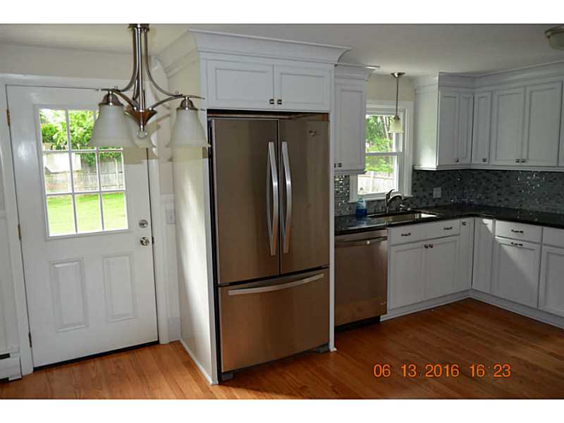 154 Drybrook Road Warwick, RI 02889 - Photo 5 of 24 Kitchen.