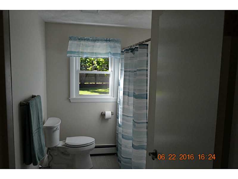154 Drybrook Road Warwick, RI 02889 - Photo 9 of 24 Bathroom.