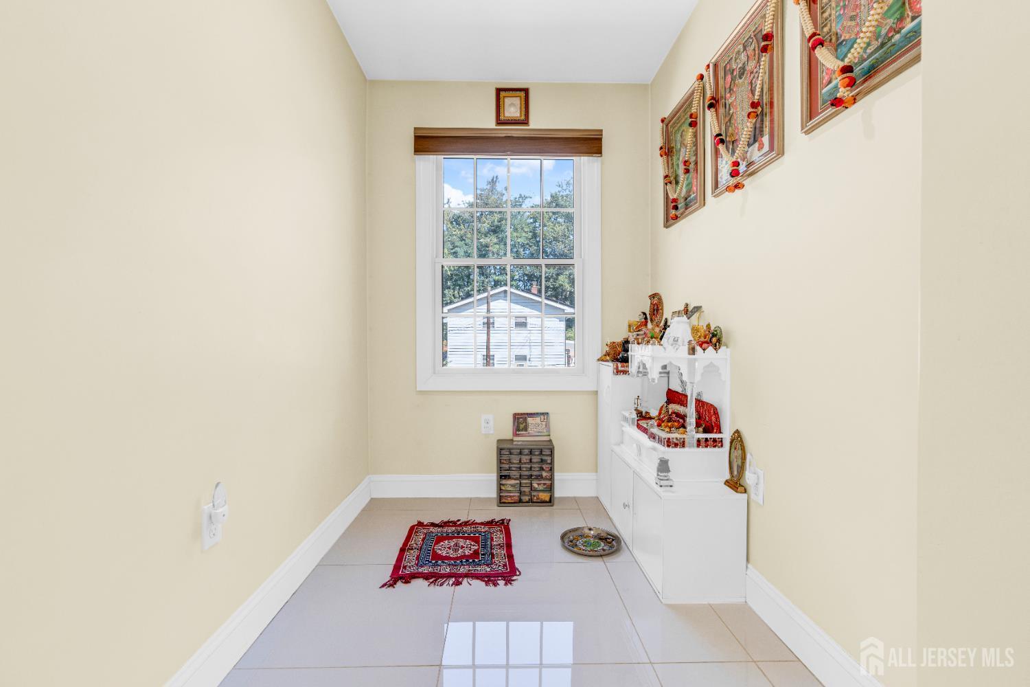 114 Holly Road Iselin, NJ 08830 - Photo 34 of 47 a very nice looking room with a white walls