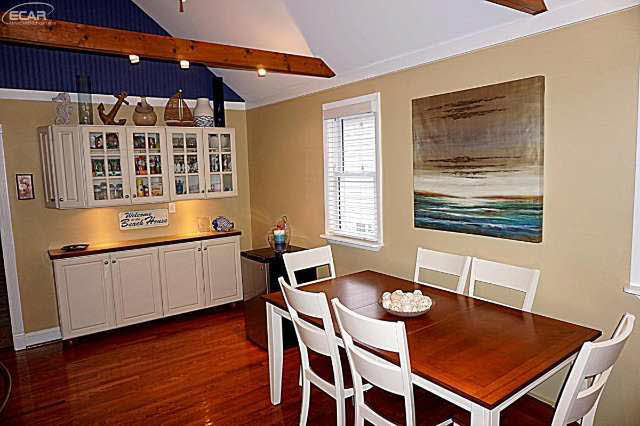13111 Torrey Road Fenton, MI 48430 - Photo 4 of 40 21142922-3.JPG