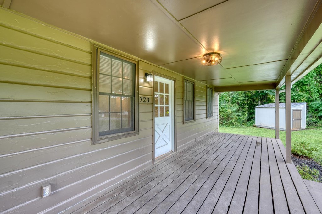 723 Bugscuffle Road Hiawassee, GA 30546 - Photo 8 of 35 Gallery Image 8