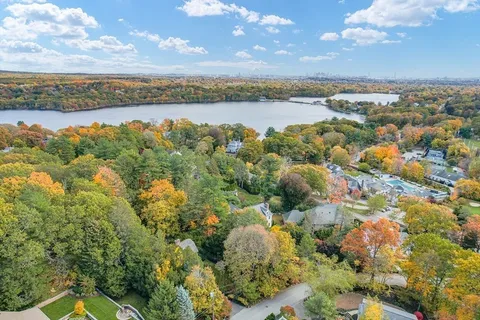 $1,950,000 | 5 Wood Lane, Winchester, MA 01890