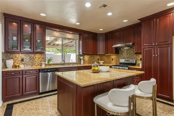 $8,500 | 4926 Crown Avenue, La Canada Flintridge, CA 91011