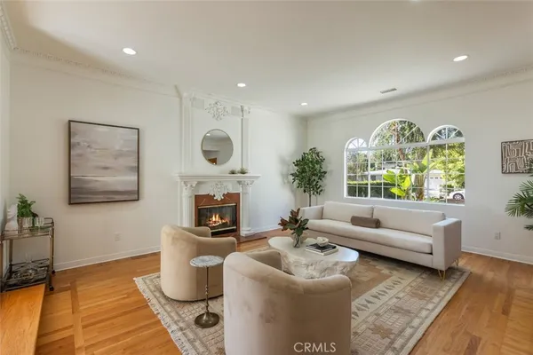 $8,500 | 4926 Crown Avenue, La Canada Flintridge, CA 91011