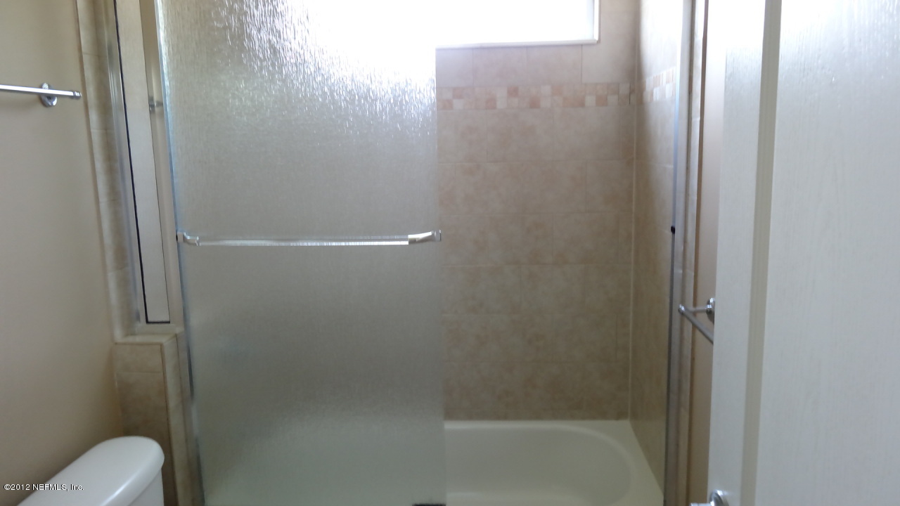 752 Varney Road Green Cove Springs, FL 32043 - Photo 11 of 22 Bathroom Shower