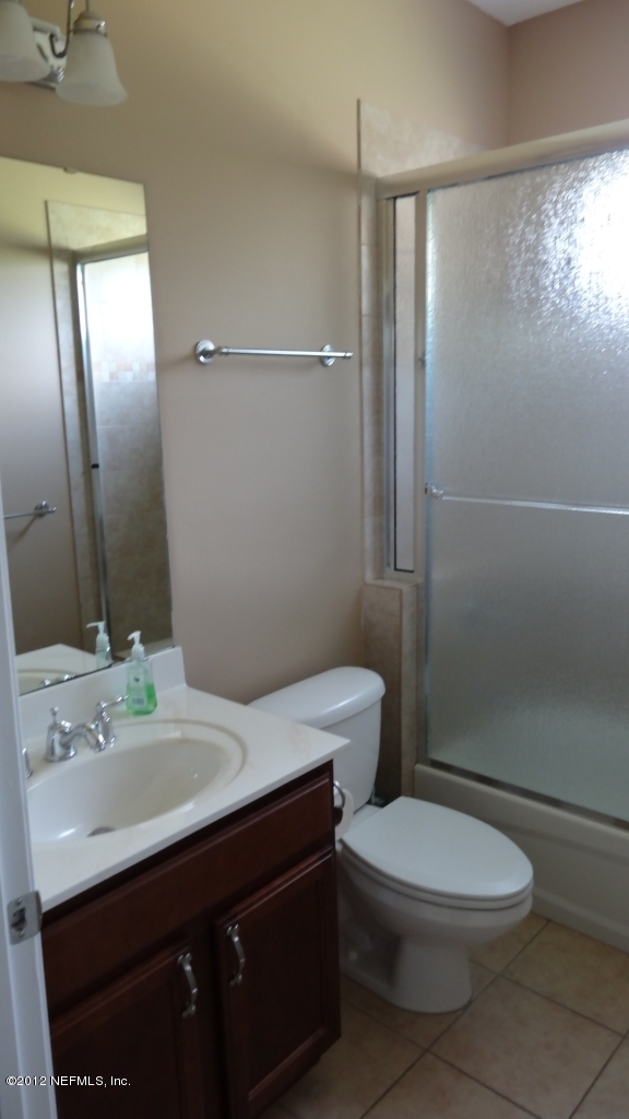 752 Varney Road Green Cove Springs, FL 32043 - Photo 12 of 22 Bathroom one Vanity
