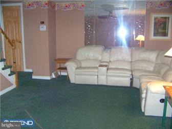 553 Sherman Road Springfield, PA 19064 - Photo 5 of 12 Living Room