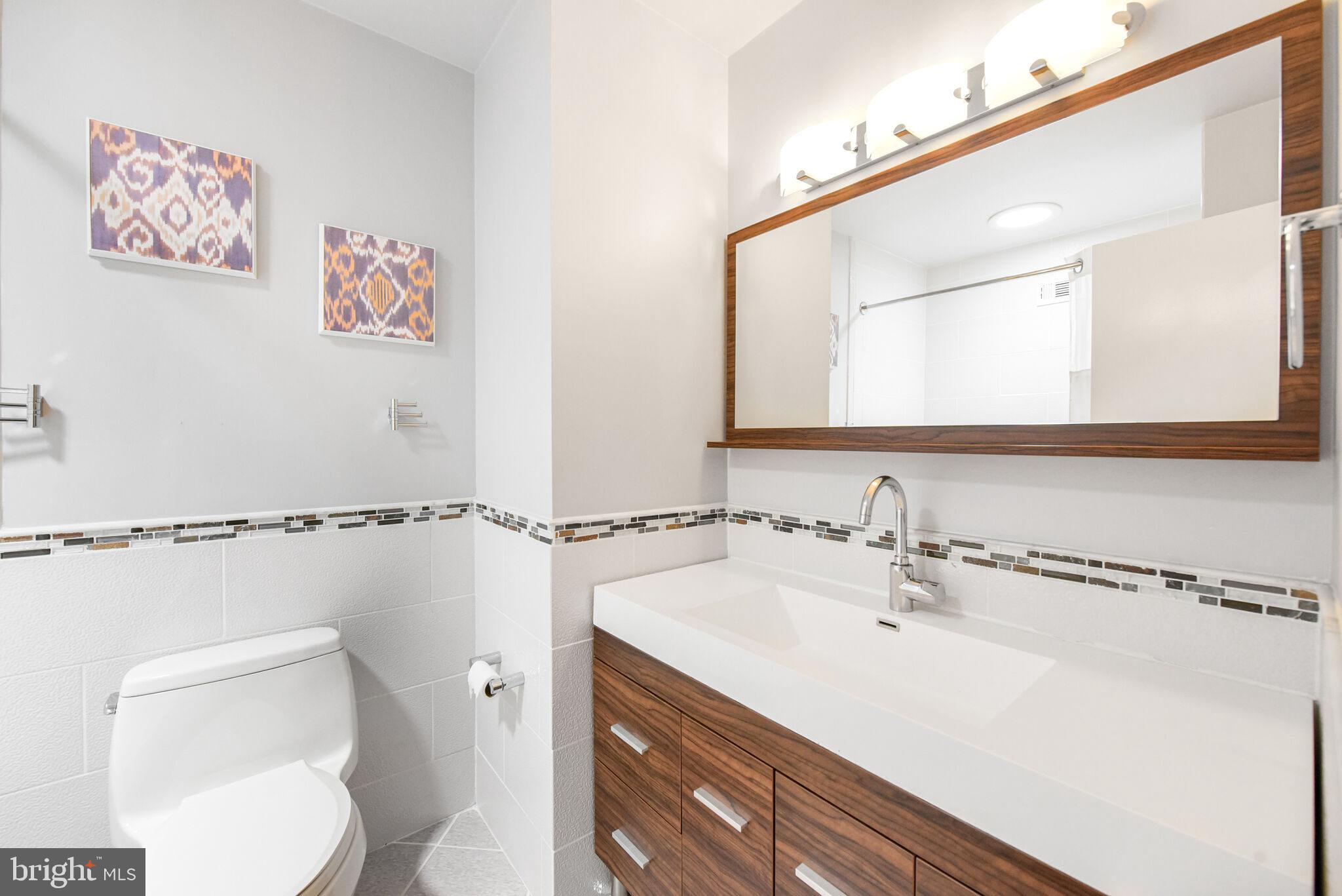 11815 Prestwick Road Potomac, MD 20854 - Photo 39 of 52 Renovated Full Bath