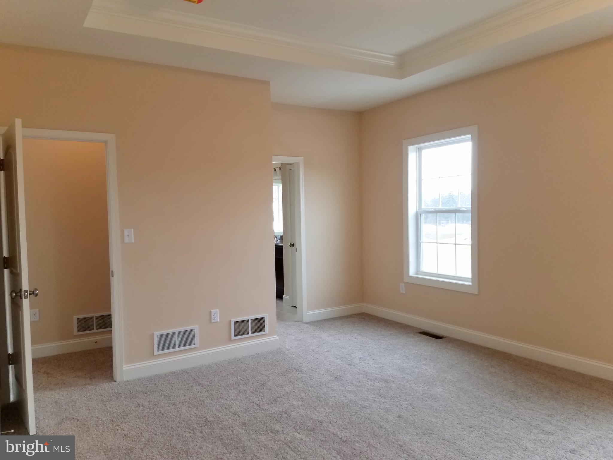715 Riverside Court Harrisburg, PA 17112 - Photo 15 of 21 Inventory Image-1st floor Master Suite
