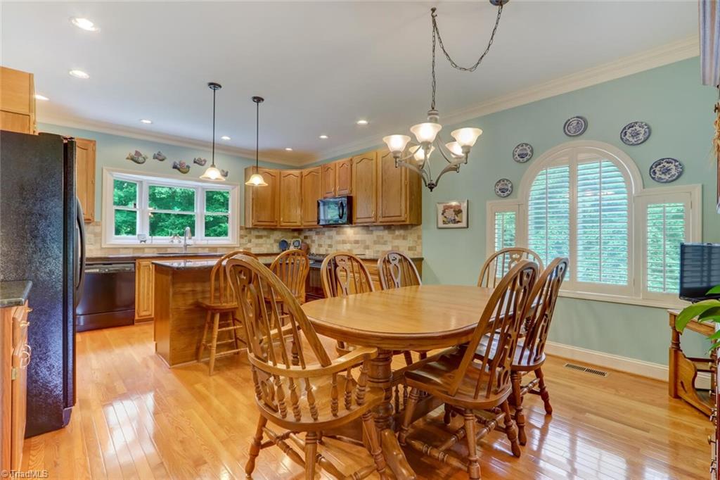 8200 Brittains Field Road Oak Ridge, NC 27310 - Photo 12 of 38 BREAKFAST ROOM