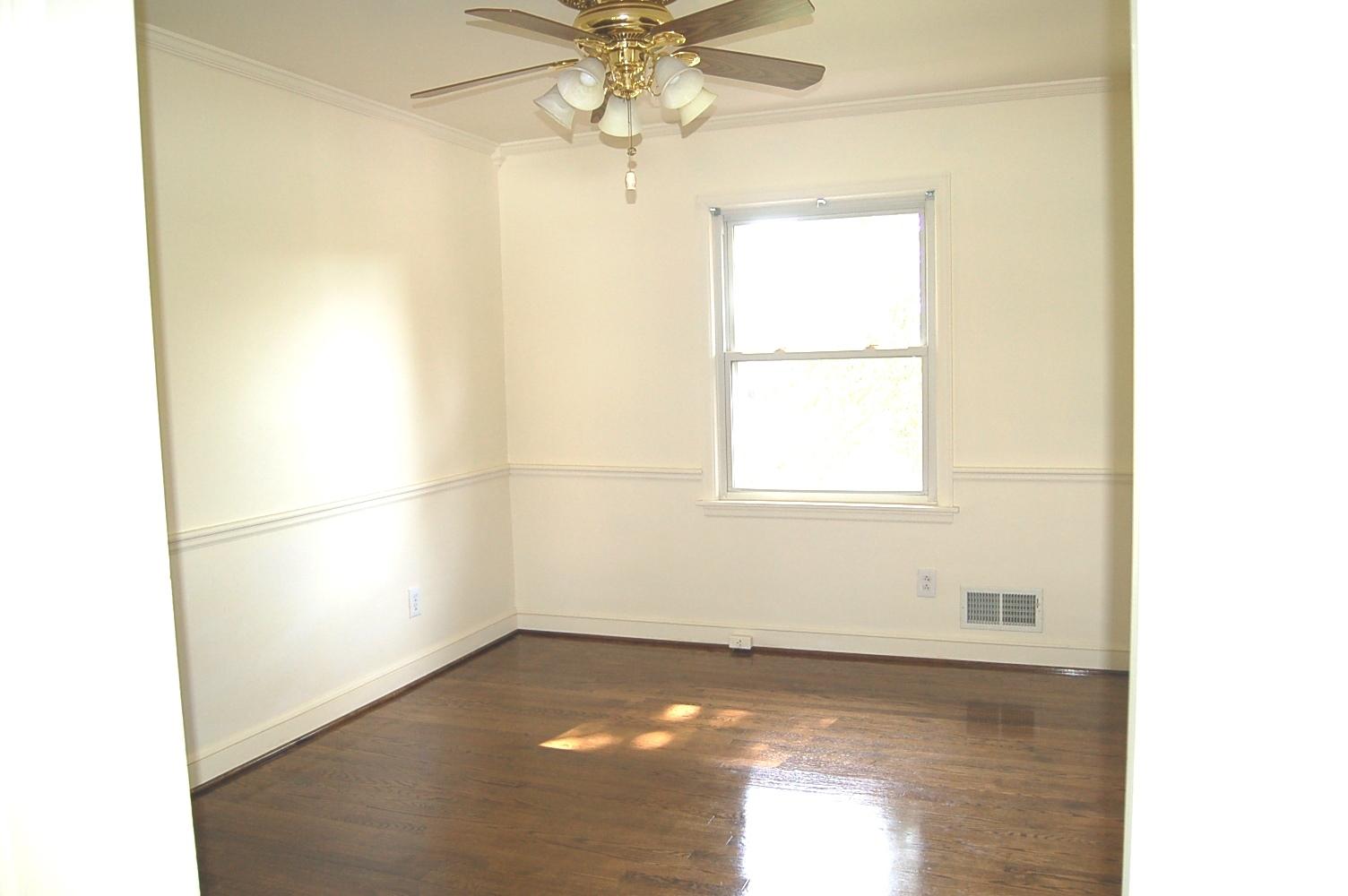 3345 Frontier Road Northwest Roanoke, VA 24012 - Photo 14 of 34 Frontier dining room