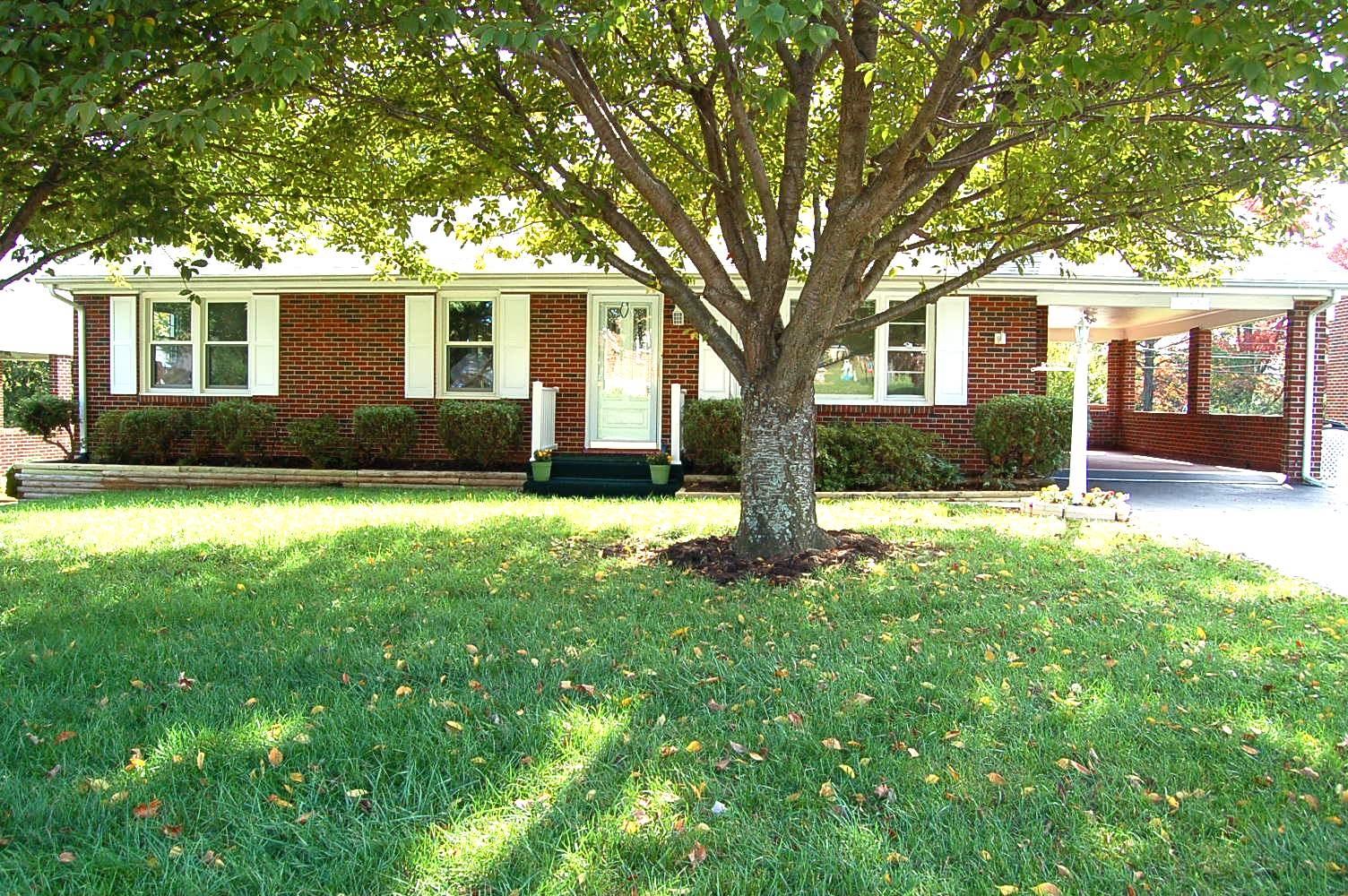 3345 Frontier Road Northwest Roanoke, VA 24012 - Photo 3 of 34 Frontier fr 2