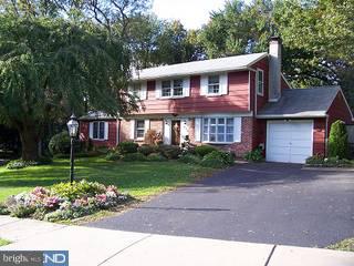 424 Camberly Road Warminster, PA 18974 - Photo 1 of 6
