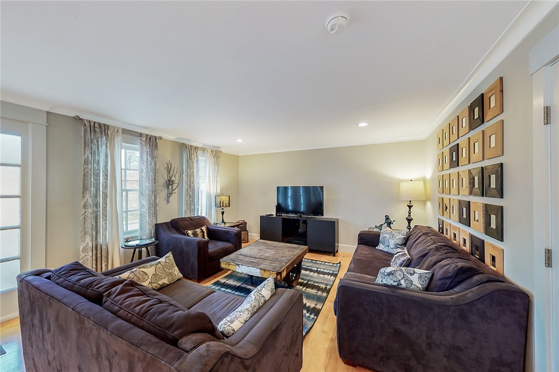 485 Spring Street Newport, RI 02840 - Photo 12 of 34