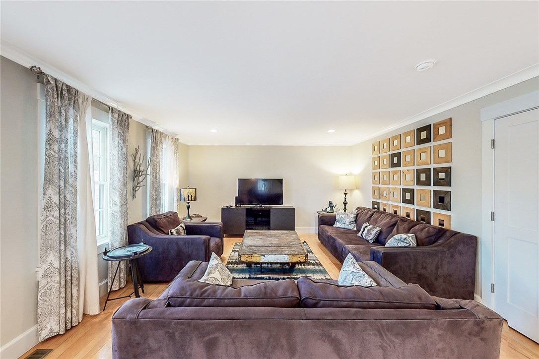 485 Spring Street Newport, RI 02840 - Photo 13 of 34