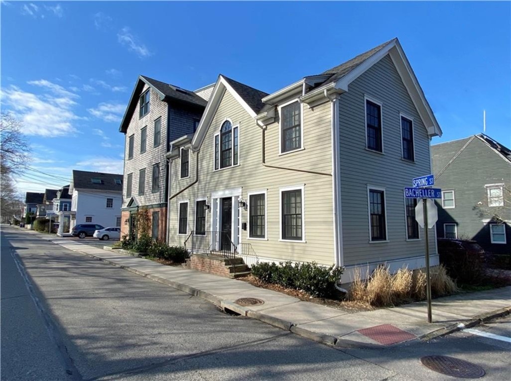 485 Spring Street Newport, RI 02840 - Photo 2 of 34