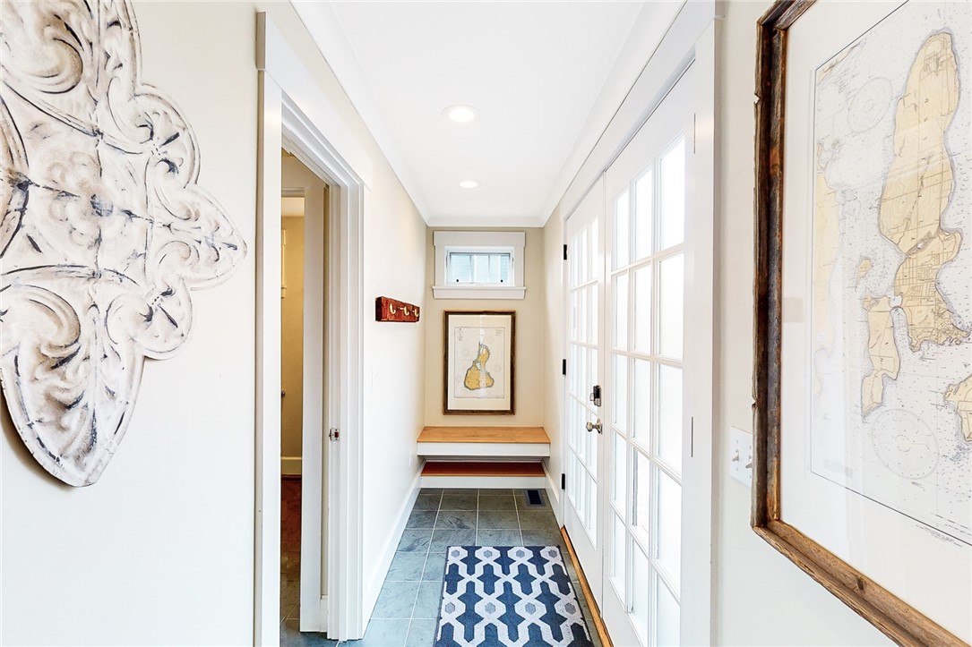485 Spring Street Newport, RI 02840 - Photo 5 of 34