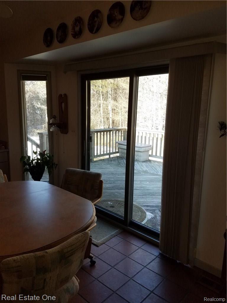 798 Hemingway Road Lake Orion, MI 48362 - Photo 27 of 37 20170102_121330.jpg