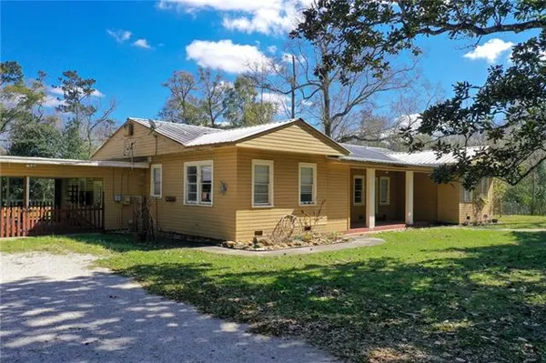 $3,000 | 820 North Collins Boulevard, Covington, LA 70433