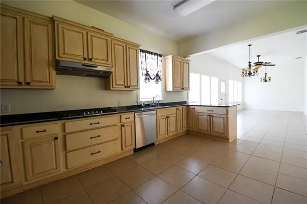 $3,000 | 820 North Collins Boulevard, Covington, LA 70433