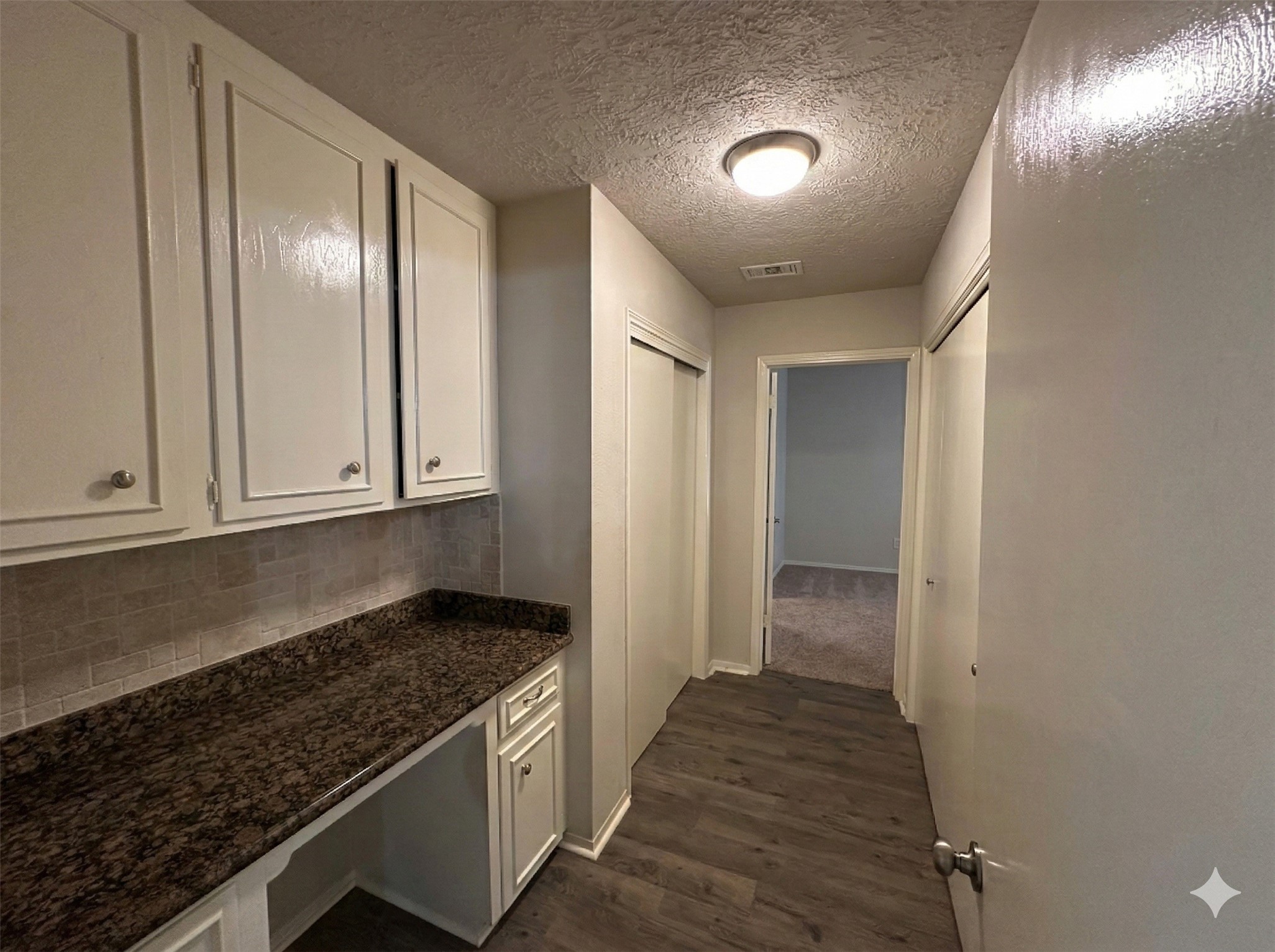 206 Verna Street Jasper, TX 75951 - Photo 9 of 29 Built in office space off the kitchen