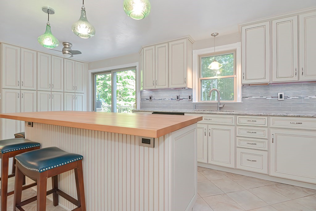 7 Cavan Crossing Mansfield, MA 02048 - Photo 7 of 41