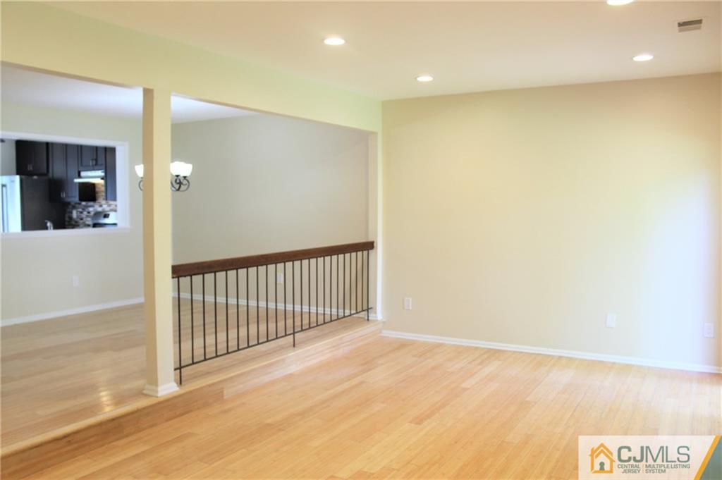 903 Timber Oaks Road, Unit 903 Edison, NJ 08820 - Photo 13 of 34 a view of a hallway