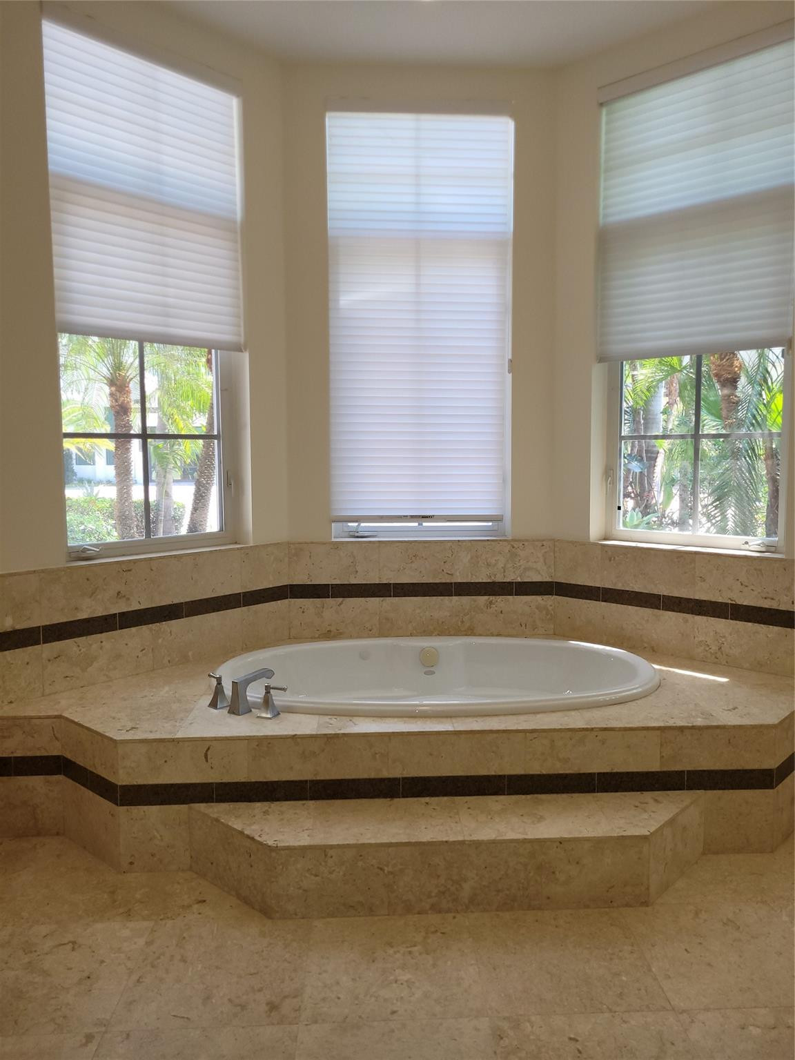 3731 Northeast 25th Avenue Lighthouse Point, FL 33064 - Photo 51 of 53 MASTER SUITE SPA TUB