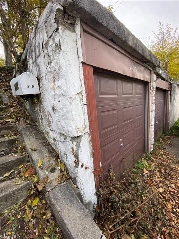 419 Maytide Street Pittsburgh, PA 15227 - Photo 25 of 28 a backyard of a house