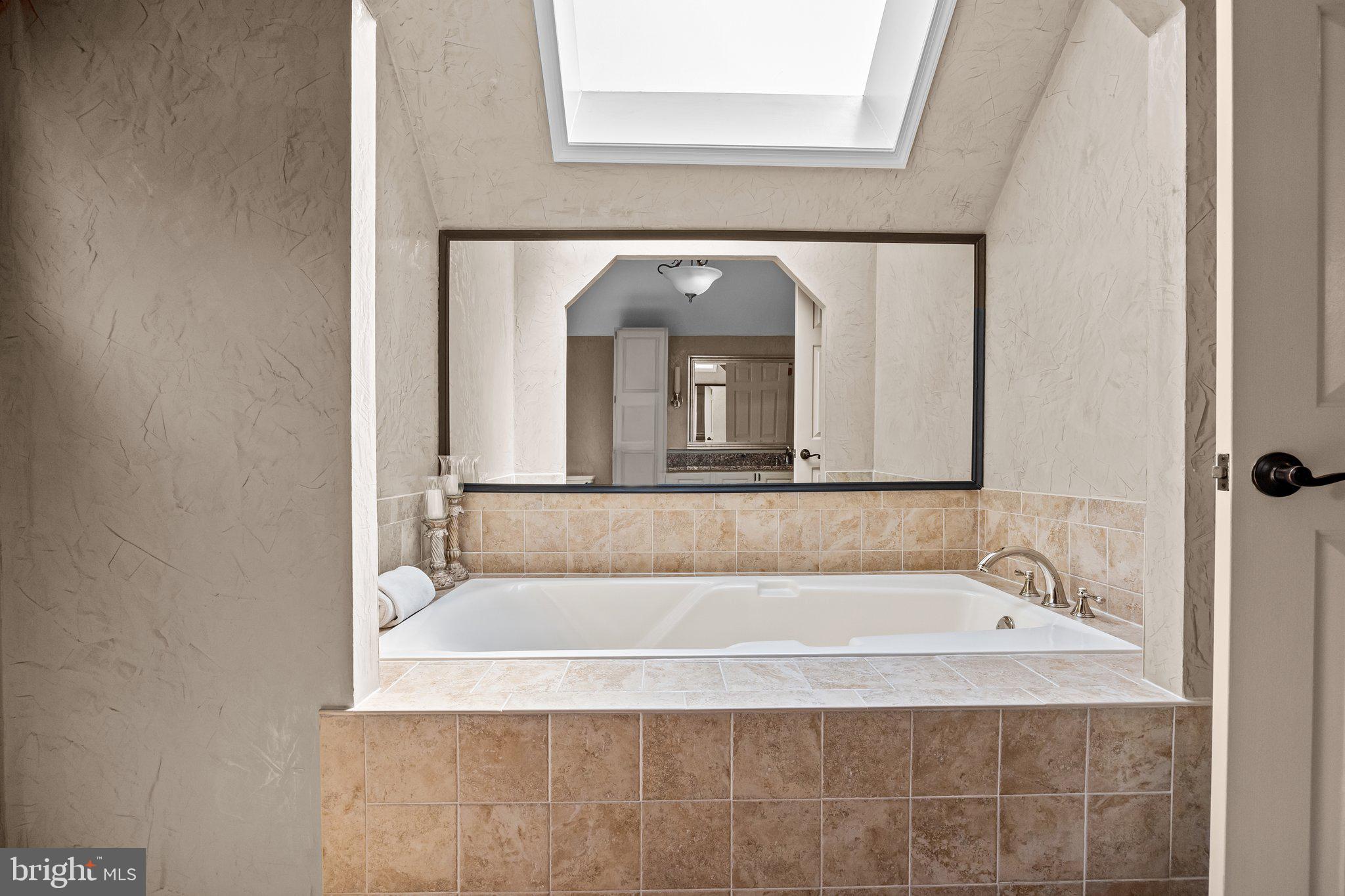 1013 Culti Packer Road Yardley, PA 19067 - Photo 29 of 68 Primary En-suite & Soaking Tub