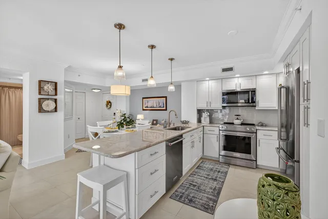 $4,250 | 1801 North Flagler Drive, Unit 735, West Palm Beach, FL 33407