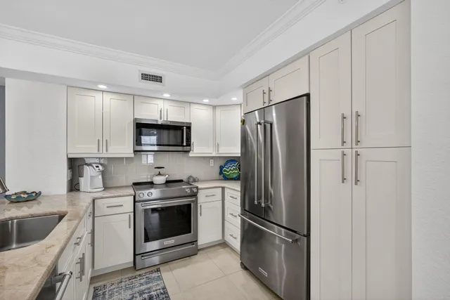 $4,250 | 1801 North Flagler Drive, Unit 735, West Palm Beach, FL 33407