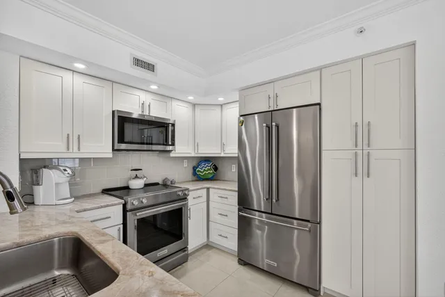 $4,250 | 1801 North Flagler Drive, Unit 735, West Palm Beach, FL 33407