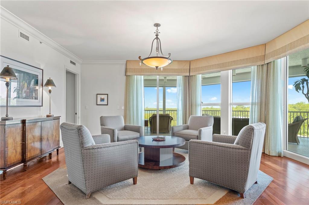 285 Grande Way, Unit 404 Naples, FL 34110 - Photo 5 of 38