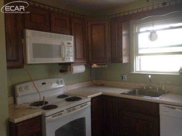 6142 North Linden Road Mount Morris, MI 48458 - Photo 10 of 20 21203474-9.JPG