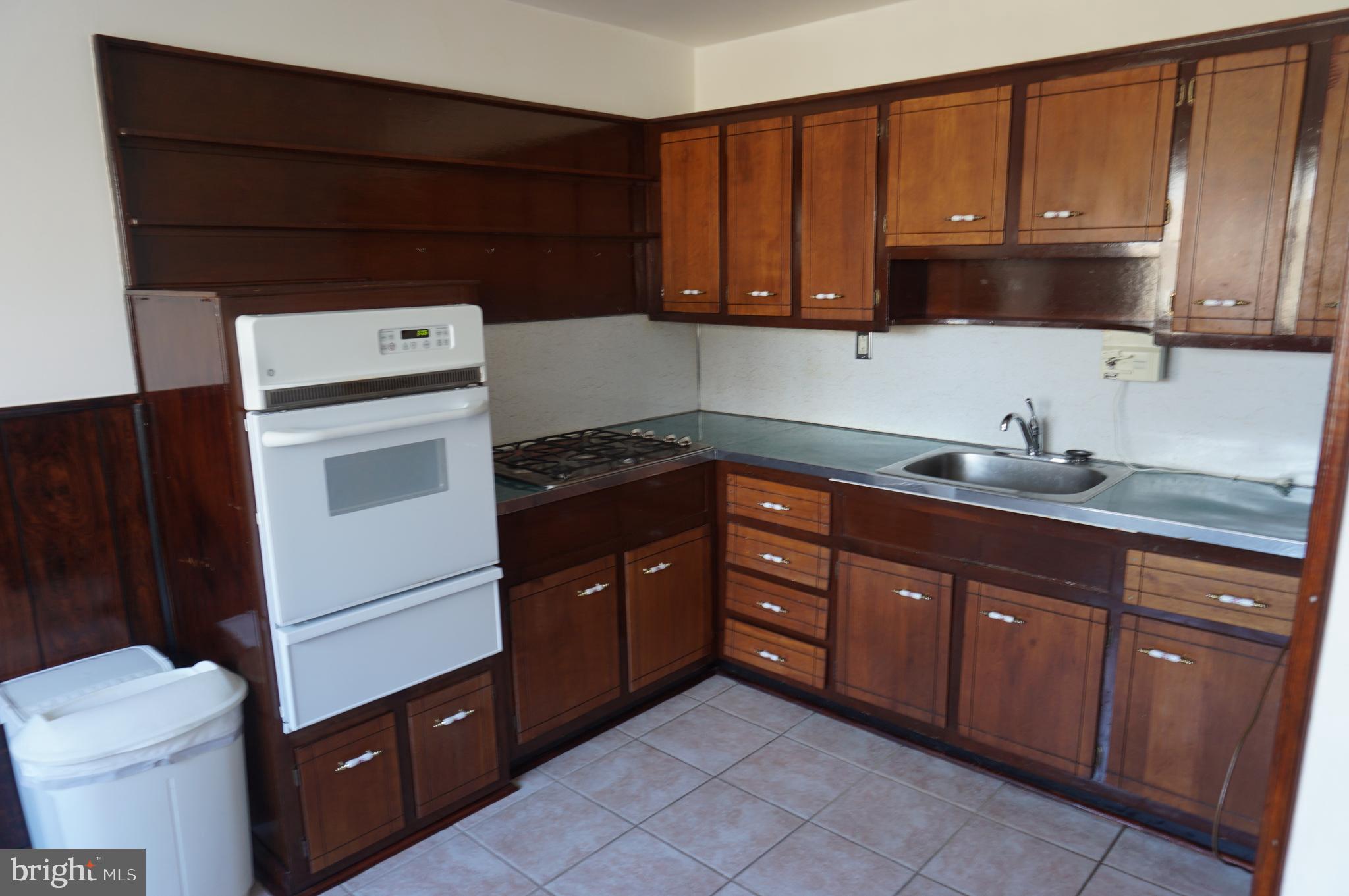 3311 Ancona Road Philadelphia, PA 19154 - Photo 11 of 32 Eat in Kitchen