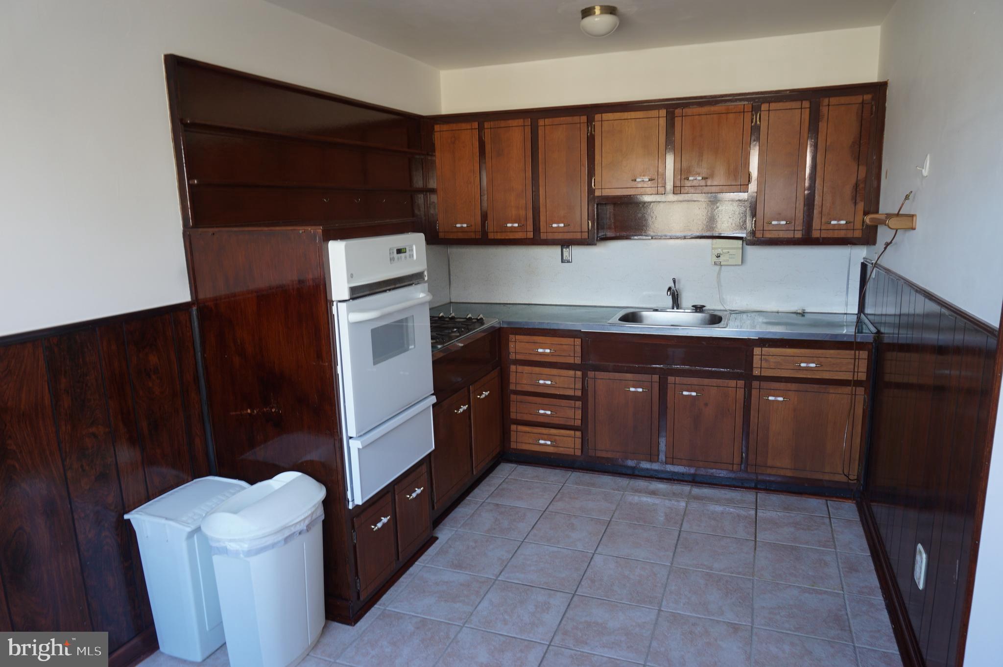 3311 Ancona Road Philadelphia, PA 19154 - Photo 12 of 32 Eat in Kitchen