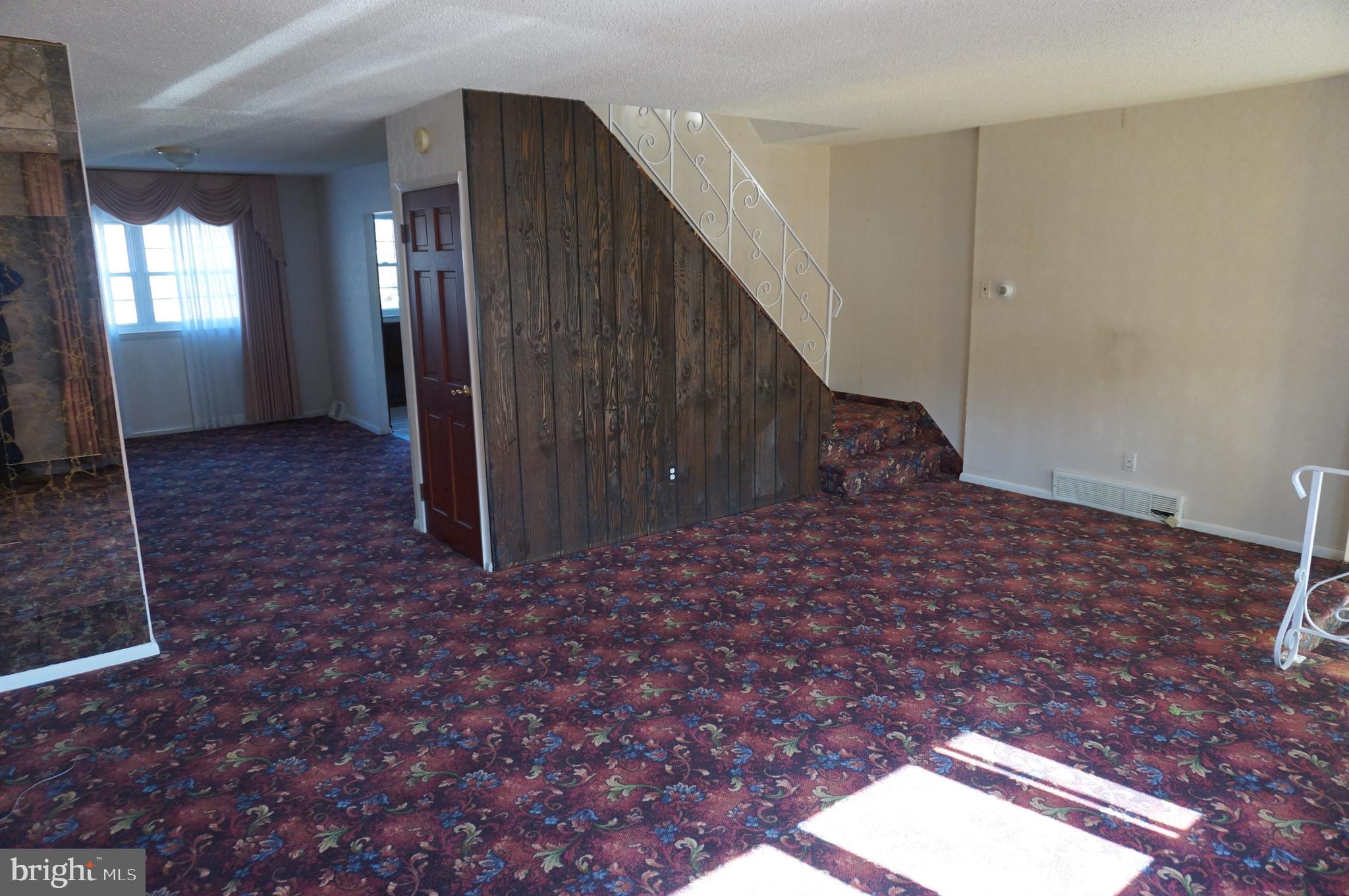 3311 Ancona Road Philadelphia, PA 19154 - Photo 5 of 32 Living Room