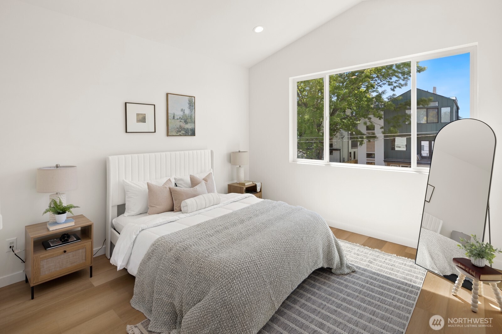 332 Northeast 90th Street Seattle, WA 98115 - Photo 17 of 22