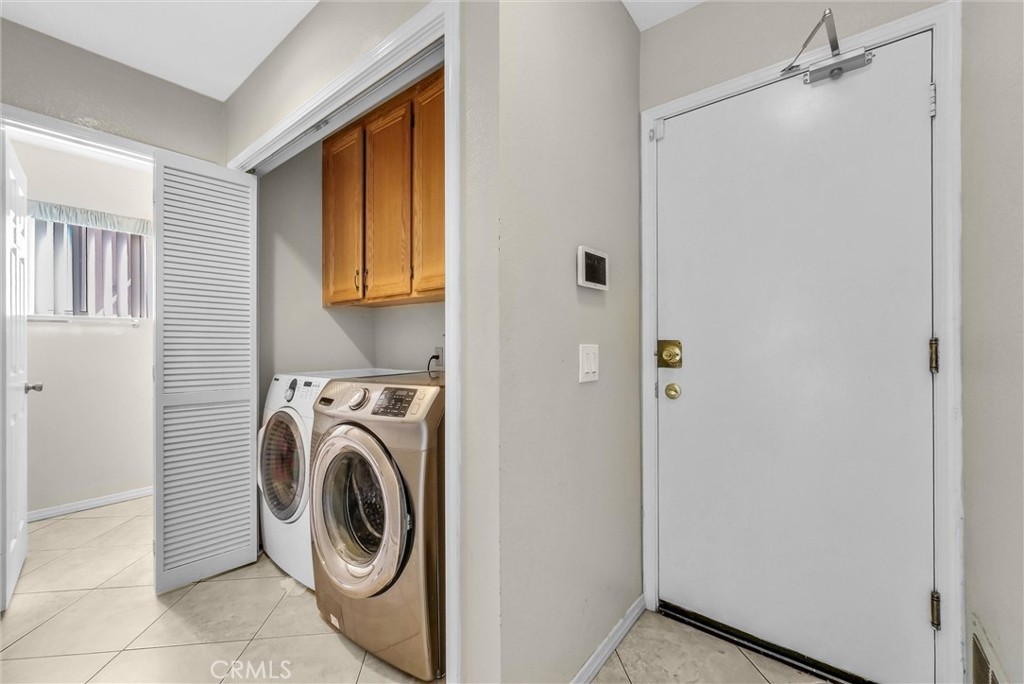 7437 Red Clover Way Highland, CA 92346 - Photo 22 of 33 Laundry Area