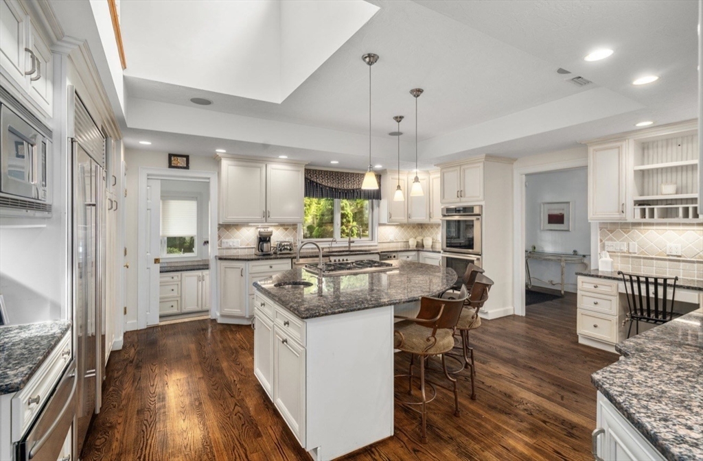 183 Old Farm Road Newton, MA 02459 - Photo 4 of 22