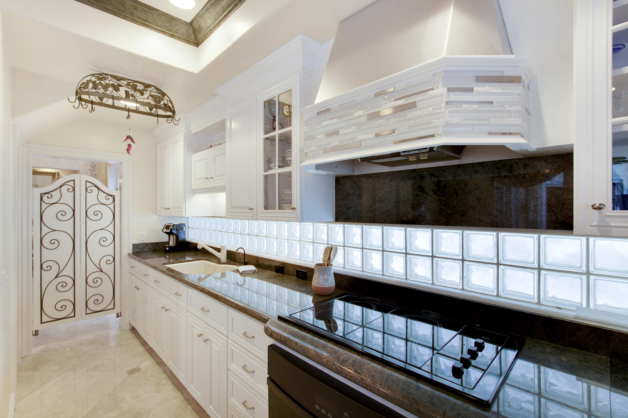 3349 Bridgegate Drive Jupiter, FL 33477 - Photo 18 of 47 Kitchen